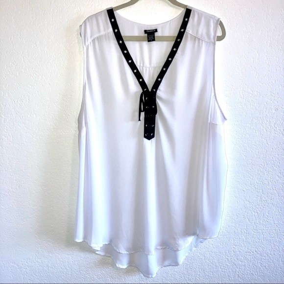 Torrid White w Black Trim Lace Up Neck Chiffon Sleeveless Tank Size 3 - Picture 3 of 8